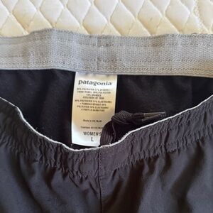 Patagonia Women's black rain/cold weather pants.